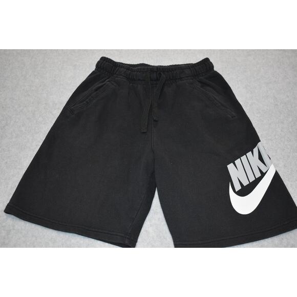 Nike Gym Sweat Shorts Boys Kids Size XL Polyester Basketball Workout W/ Pockets - Picture 1 of 6